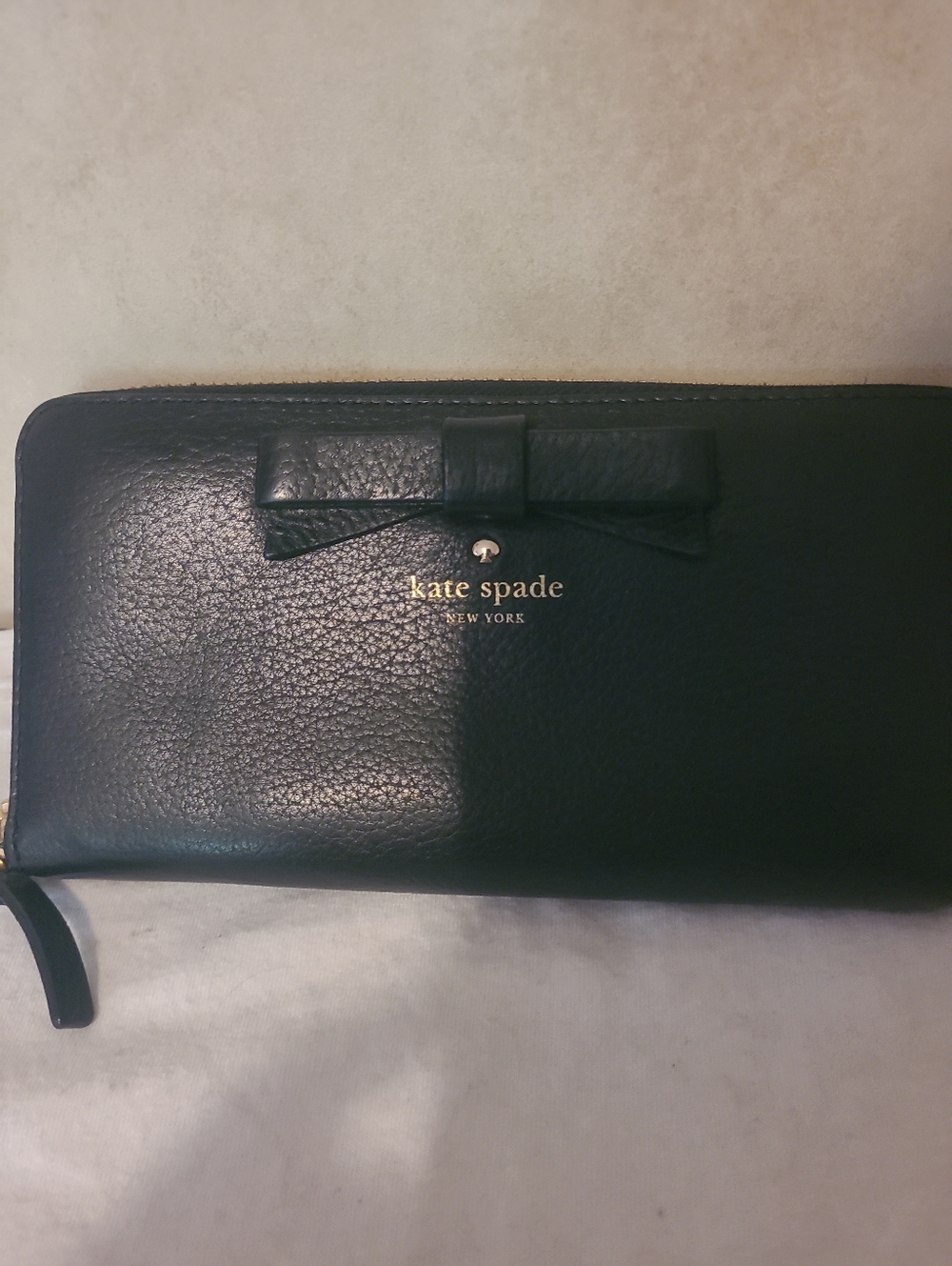 Kate Spade New York Black Leather Zip Around Wallet Wristlet Stripe Lining
